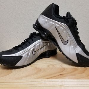 Nike SHOX R4